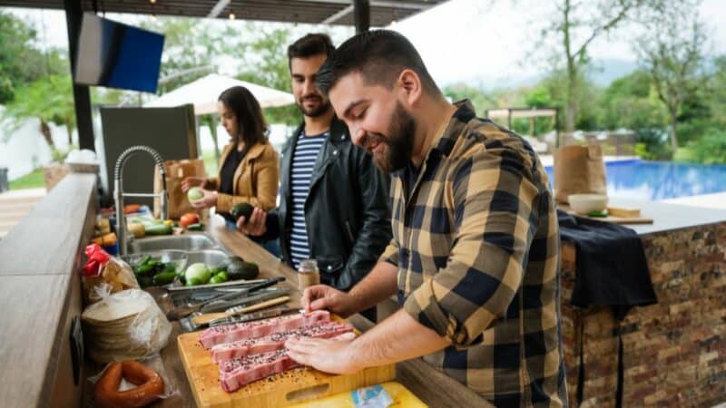 גוונים תוססים: הוספת מגע של אישיות